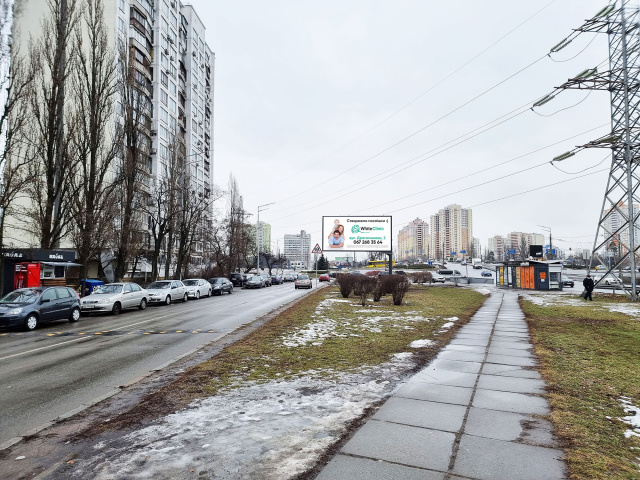 Билборд/Щит, Киев, ул. Братиславская 2, в направлении м. Черниговская, слева за остановкой.