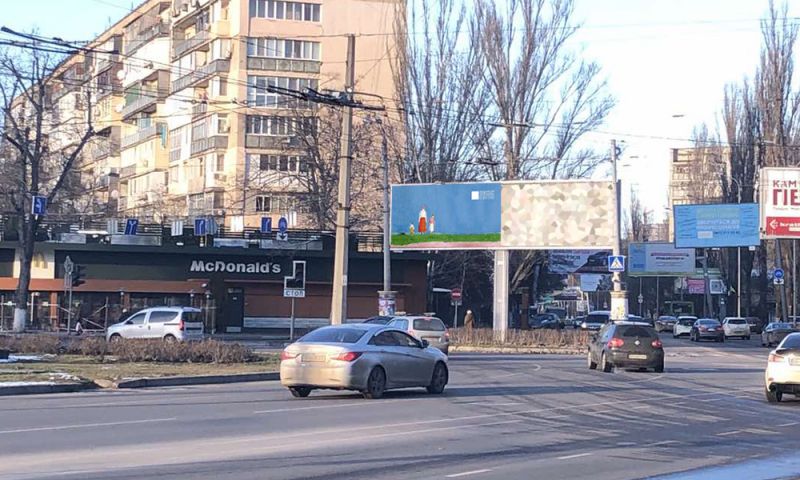 Роллер/Призматрон, Одесса, Толбухина пл. - ул.Краснова( со стороны площади)(ПРИЗМА) левая
