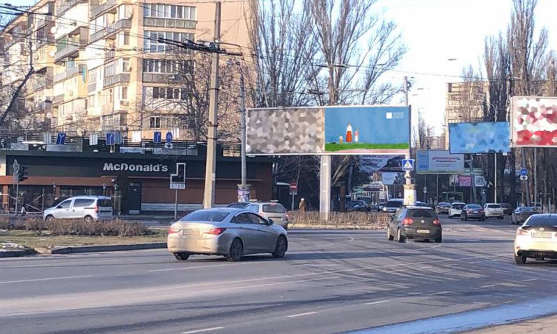 Роллер/Призматрон, Одесса, Толбухина пл. - ул.Краснова( со стороны площади)(ПРИЗМА) правая