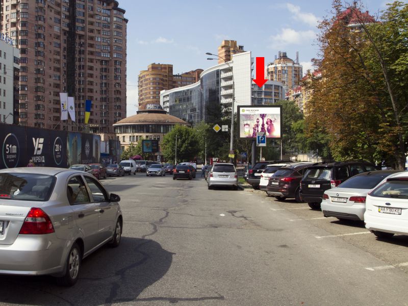 Скрол/Сітіборд, Київ, Алмазова вул. (колиш. Кутузова вул.), 14 / вул. Коновальця (колиш. Щорса вул), в бік вул. В. Васильківська