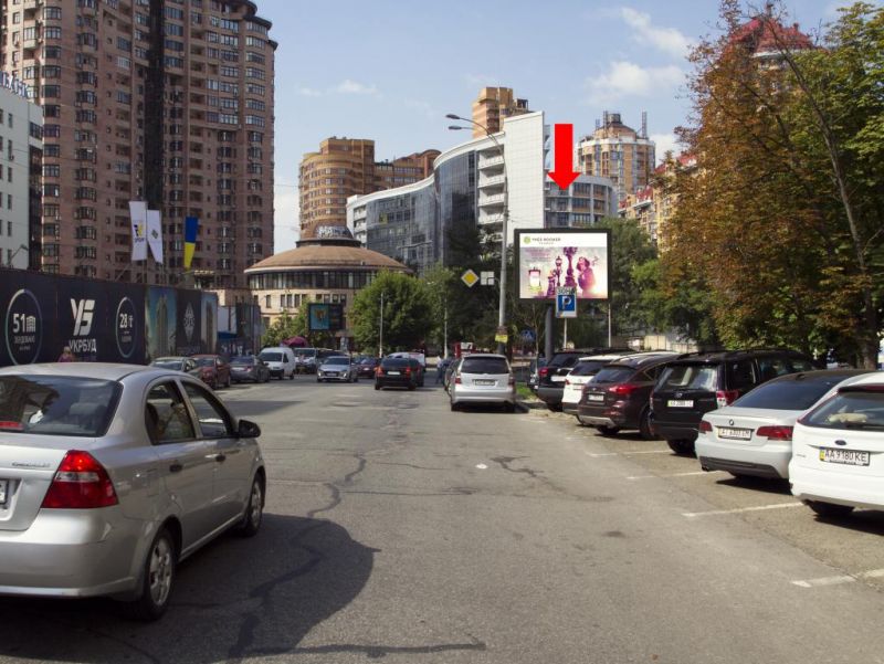 Скрол/Сітіборд, Київ, Алмазова вул. (колиш. Кутузова вул.), 14 / вул. Коновальця (колиш. Щорса вул), в бік вул. В. Васильківська