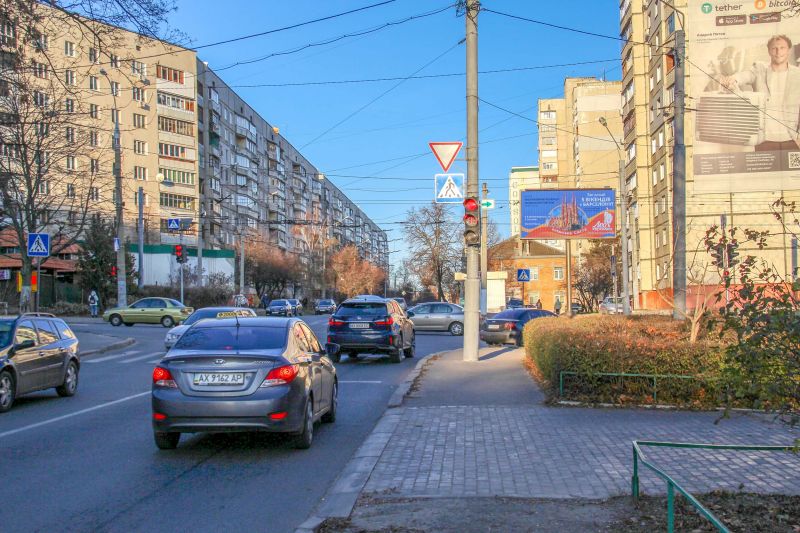 Роллер/Призматрон, Харьков, Станіслава Партали (Балакірєва) вул. - Дерев'янка вул., з центру