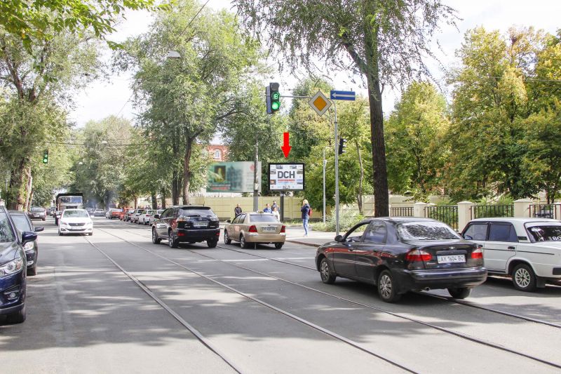 Беклайт, Харьков, Трінклера вул. - Данилевського вул., в центр