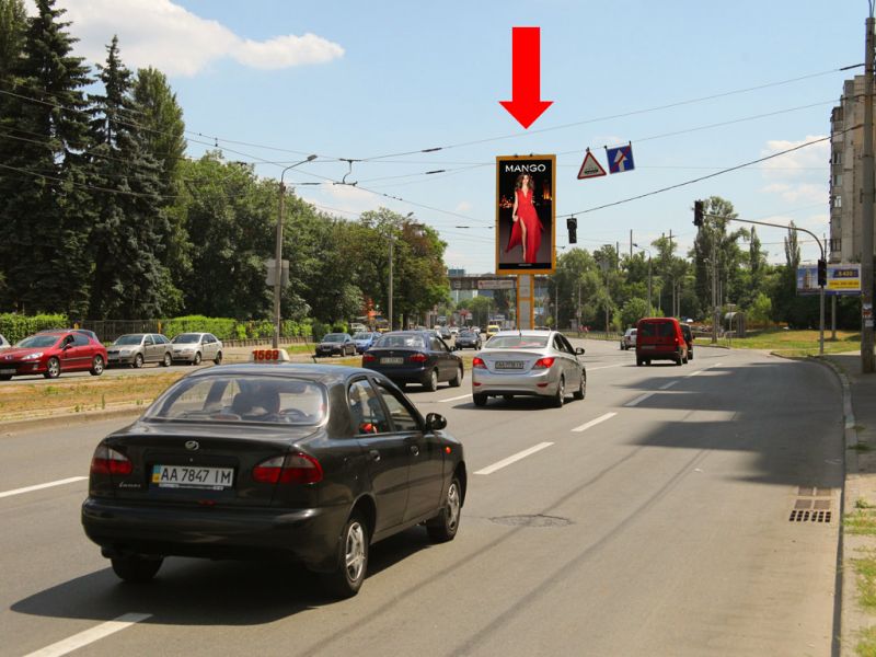 Led екран/Відеоборд, Київ, Автозаводська вул., 7, в центр, на світлофорі, роздільник