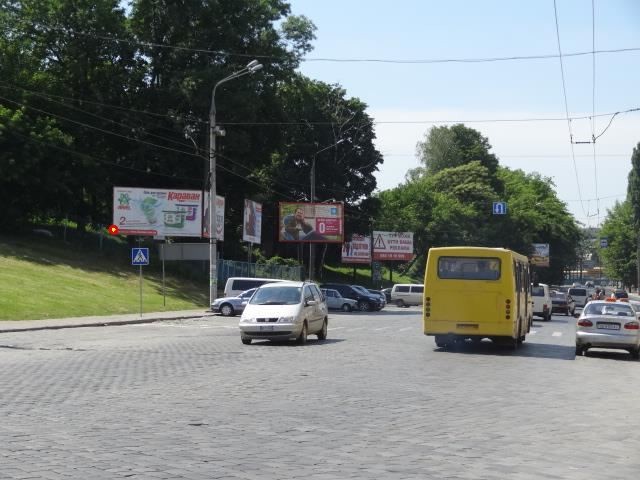 Билборд/Щит, Черновцы, вул. Вокзальна, навпроти залізничного вокзалу