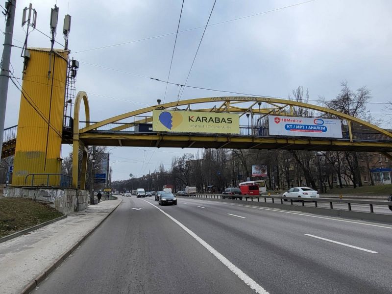 Реклама на мостах, Киев, вул. О.Теліги в напрямку Севастопольської площі