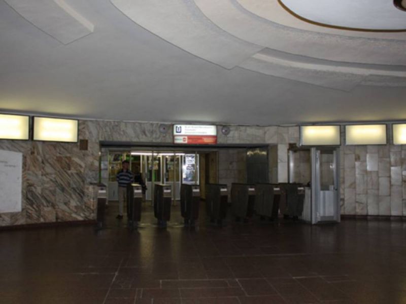 Реклама в метро/Беклайт, Киев, Театральна , Рекламне табло