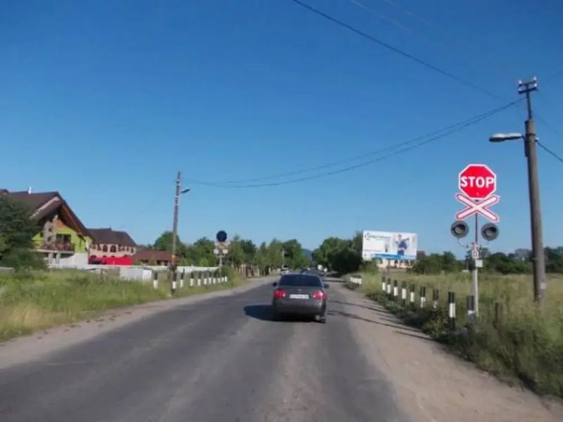 Билборд/Щит, Трассы, смт.Солотвино,вул.Спортивна, ( переїзд ) в сторону м.Рахів