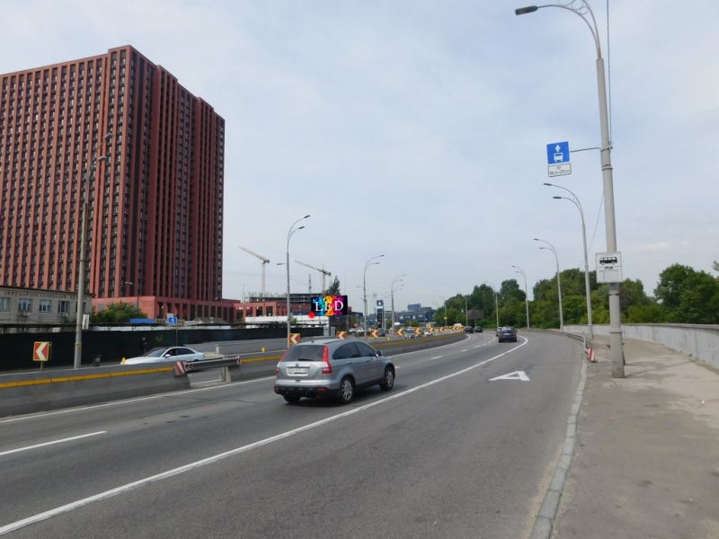 Led экран/Видеоборд, Киев, Набережно-Рибальська вул / Електриків вул.7, біля підземного переходу, рух в напрямку ТЦ "Блокбастер"