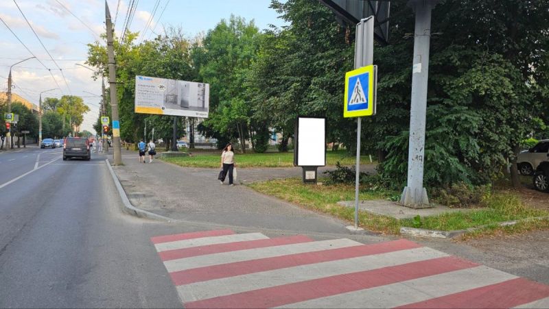 Ситилайт, Черновцы, вул. Головна, 198 на перехрді перед зупинкою