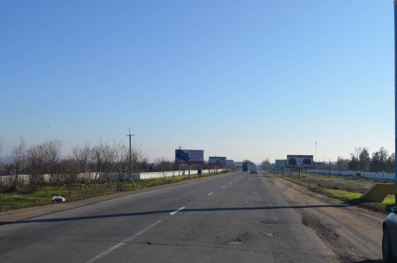 Білборд/Щит, Первомайськ (Мик. обл.), Радянська (въезд в город возле стеллы)