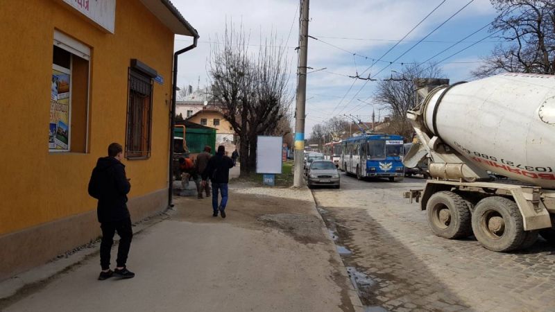 Ситилайт, Черновцы, вул. Головна, 114 (готель Гранд Роял, казино, Бартка, парковка, бізнес центр)