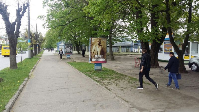 Ситилайт, Черновцы, вул. Головна - стадіон Буковина(льодовий майданчик, готель, банк, парк, парковка, фастфуд)