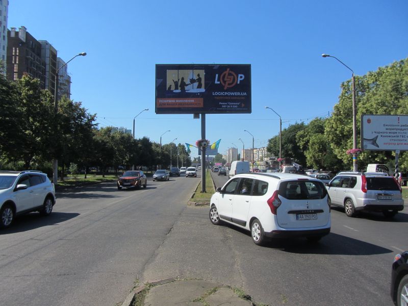 Билборд/Щит, Одесса, Небесної Сотні пр. (колиш. Жукова пр.), 47/1, біля "Сільпо", з центру