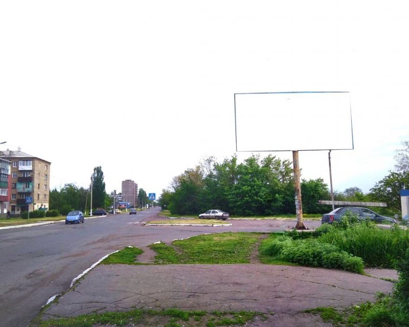 Білборд/Щит, Димитров/Мирноград, вул.Соборна (в районі будівлі колишнього швейного виробництва "Рубін")