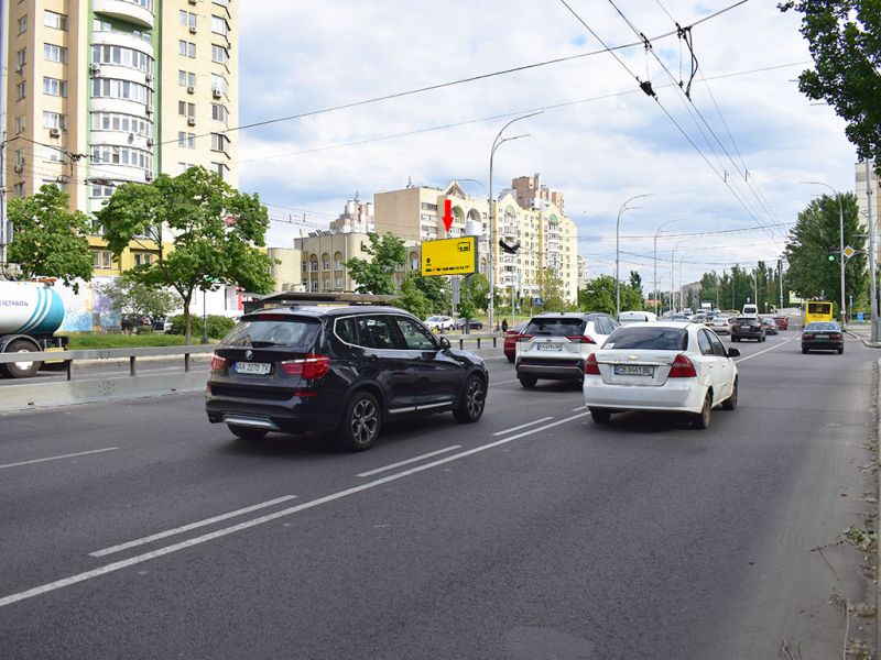 Білборд/Щит, Київ, Володимира Івасюка пр. (колиш. пр. Героїв Сталінграда) 22, в бік Малиновського вул.