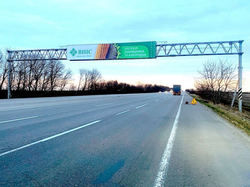 Арка/Реклама на мостах, Траси, Траса M-05, Київ-Одеса, 427,800