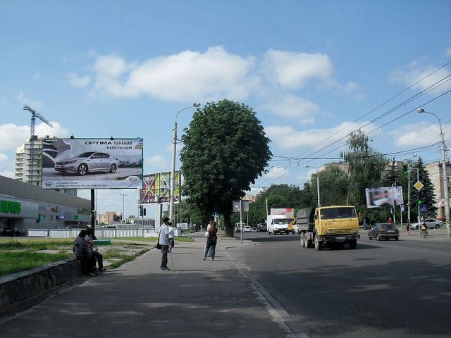 Билборд/Щит, Ровно, Гагаріна вул.,  45 зупинка (перед"Novus", напроти "Приватбанку")