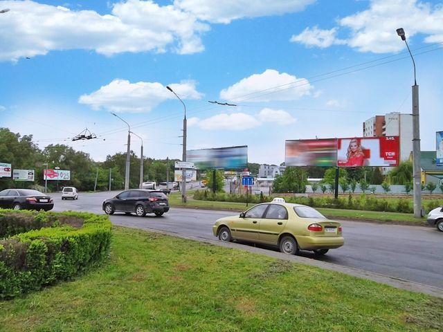 Білборд/Щит, Тернопіль, Підволочиське шосе №2 (транспортна розв'язка)(перед  АЗС "WOG", напроти АЗС "ОККО")чебурашка , лівий