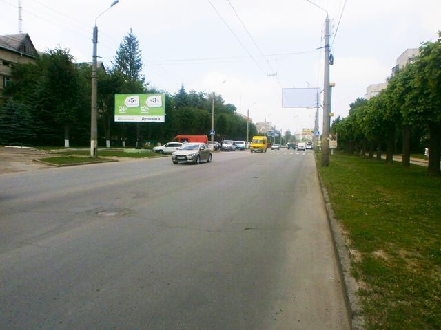 Билборд/Щит, Черновцы, Героїв Майдану вул., 230 (в центр, 300 м. д "Укргазбанк")